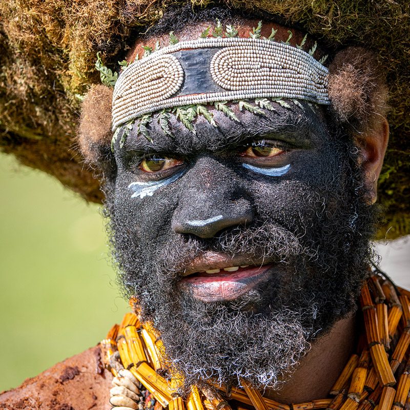 meeting with Meri tribe dancers during trip to Papua New Guinea I encuentro con bailarines de tribu meri durante viaje a Papúa Nueva Guinea