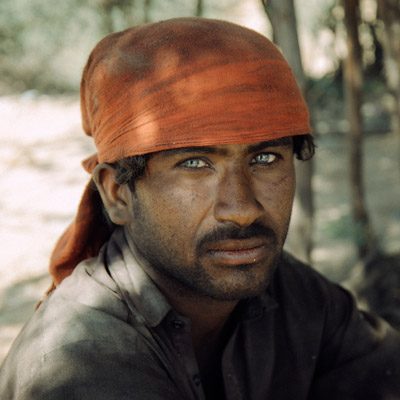 meeting with Khana Badosh tribe young man from Pakistan I encuentro con joven de la tribu khana badosh de Pakistan