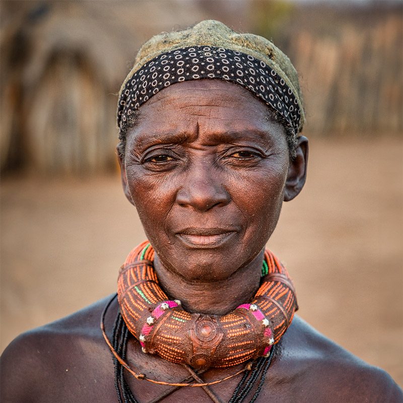 meeting with Gambue people during trip to Angola I encuentro con el pueblo gambue durante viaje a Angola